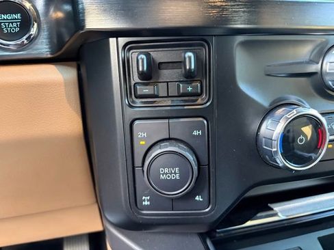 Used 2023 Ford F250 Lariat w/ Chrome Package image 23