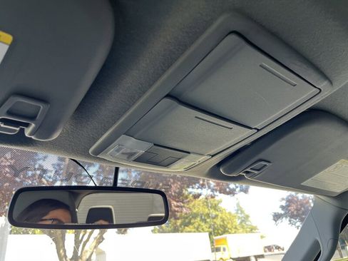 Used 2011 Ford F250 XLT w/ XLT Premium Pkg image 47