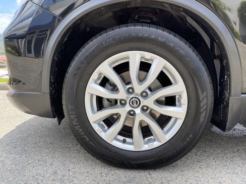 Used 2020 Nissan Rogue SV FWD image 32