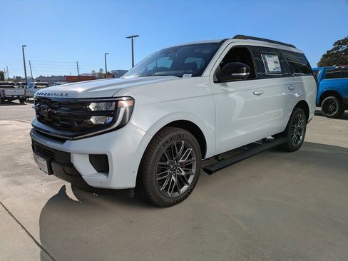 New 2025 Ford Expedition Platinum w/ Stealth Performance Package image 7