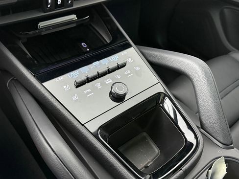 New 2026 Porsche Cayenne Coupe image 26