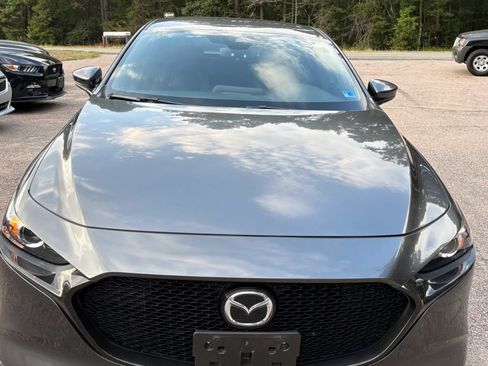 Used 2019 MAZDA MAZDA3 Hatchback w/ Preferred Package FWD image 9