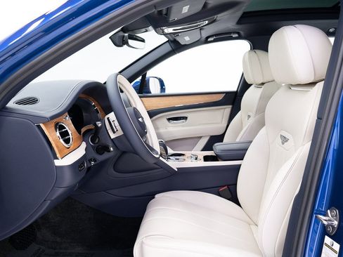 New 2025 Bentley Bentayga Extended Wheelbase image 15