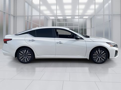 New 2025 Nissan Altima 2.5 SV image 7