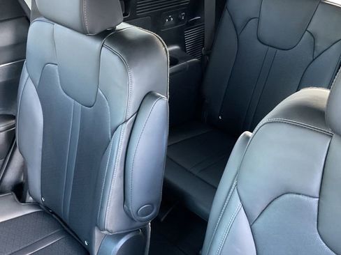 Used 2023 Kia Sorento EX image 26