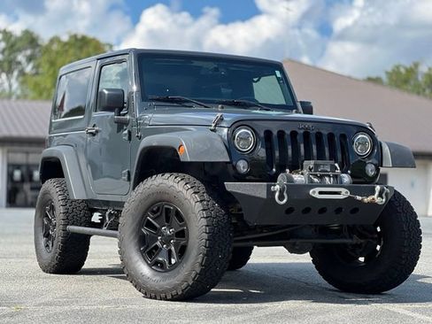 Used 2017 Jeep Wrangler Sport AWD/4WD image 3