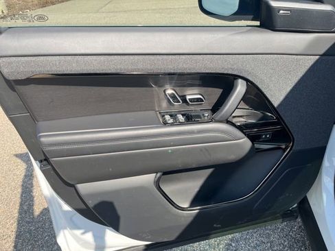 Used 2023 Land Rover Range Rover Sport SE AWD/4WD image 18
