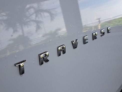 Used 2020 Chevrolet Traverse RS FWD image 7