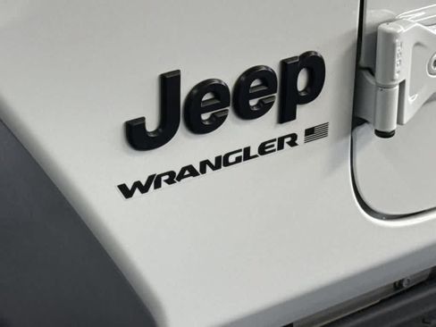 Used 2024 Jeep Wrangler Unlimited Sport AWD/4WD image 10