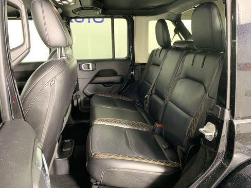 Used 2021 Jeep Wrangler Unlimited Sahara AWD/4WD image 31