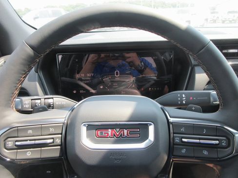 New 2026 GMC Terrain AT4 image 17