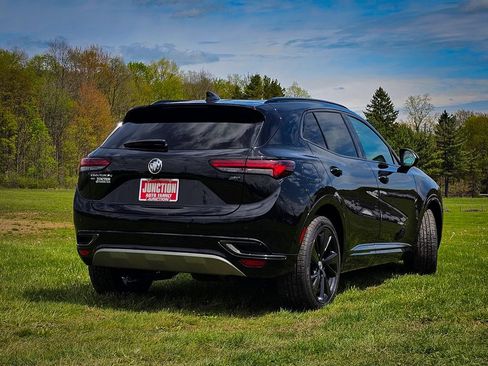 Used 2023 Buick Envision Essence w/ Sport Touring Package AWD/4WD image 4