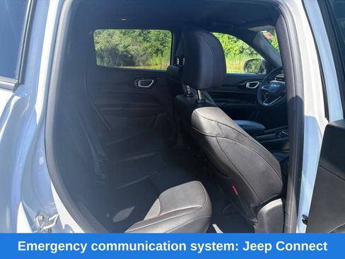 Used 2025 Jeep Compass Trailhawk AWD/4WD image 21