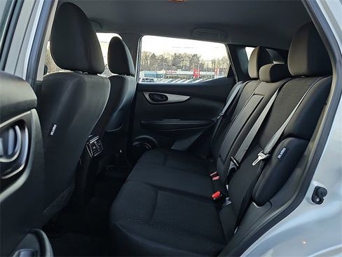 Used 2021 Nissan Rogue Sport S image 10