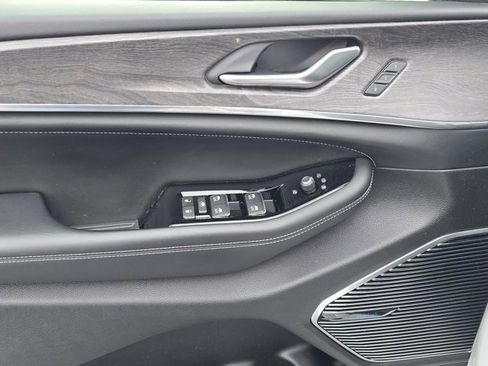 Used 2022 Jeep Grand Cherokee Overland image 22