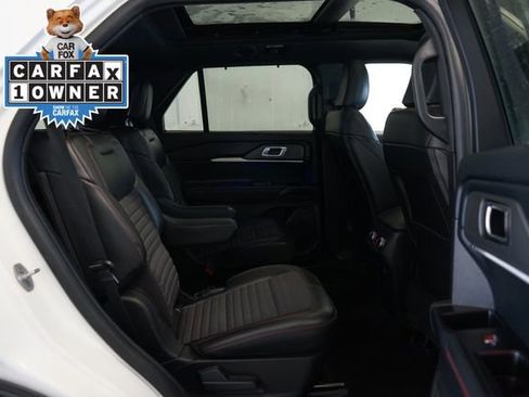 Used 2025 Ford Explorer ST-Line w/ Premium Package image 34
