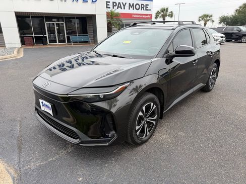 Used 2024 Toyota bZ4X XLE w/ Weather Package FWD image 2