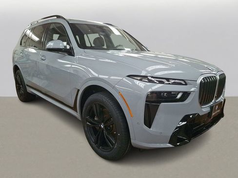 Certified 2024 BMW X7 xDrive40i w/ M Sport Package image 3