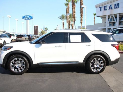Certified 2025 Ford Explorer Platinum RWD image 4