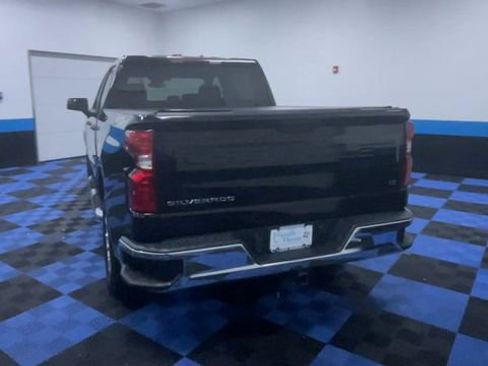 Used 2023 Chevrolet Silverado 1500 LT AWD/4WD image 7