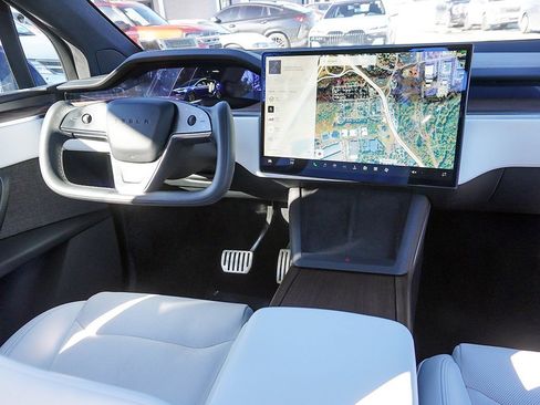 Used 2022 Tesla Model X Base image 31