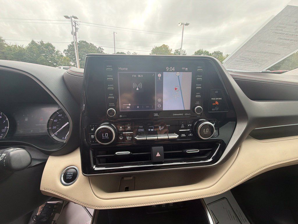 Used 2020 Toyota Highlander Limited AWD/4WD image 23