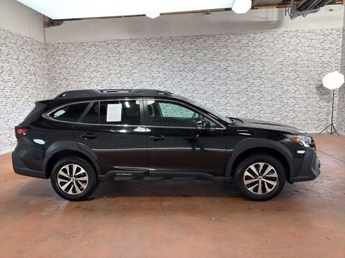 Used 2023 Subaru Outback Premium AWD/4WD image 8