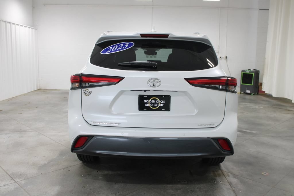 Used 2023 Toyota Highlander Limited FWD image 8