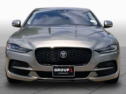 Used 2020 Jaguar XE S RWD image 4