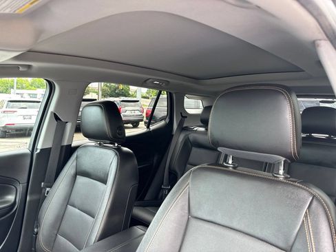 Used 2021 GMC Terrain SLT w/ Infotainment Package II FWD image 16