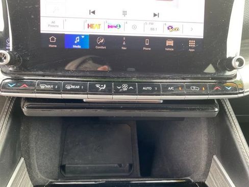 Used 2024 Jeep Wagoneer Series II AWD/4WD image 25