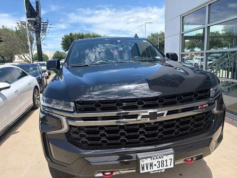 Used 2021 Chevrolet Tahoe Z71 w/ Luxury Package AWD/4WD image 4