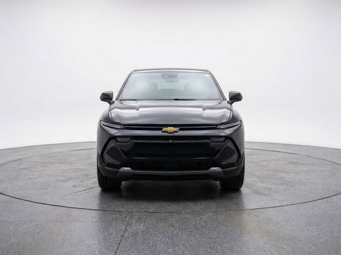 Used 2025 Chevrolet Equinox LT image 2