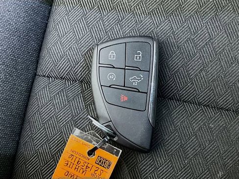 Used 2025 GMC Sierra 1500 Elevation image 29