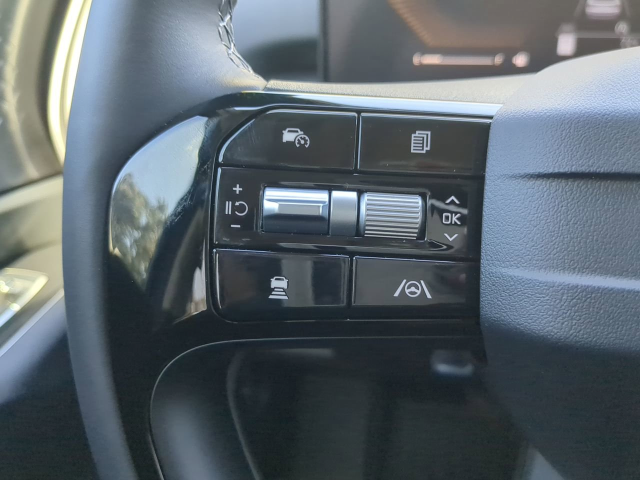 New 2026 Kia Sorento S FWD image 25