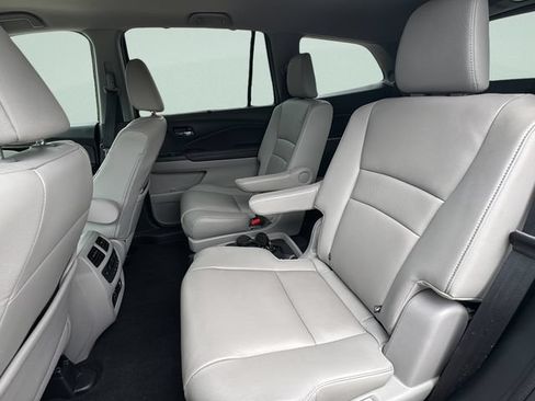 Certified 2022 Honda Pilot Touring image 13