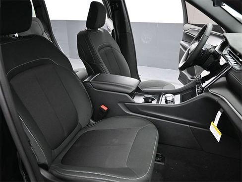 New 2025 Jeep Grand Cherokee Laredo X w/ Luxury Tech Group I image 26