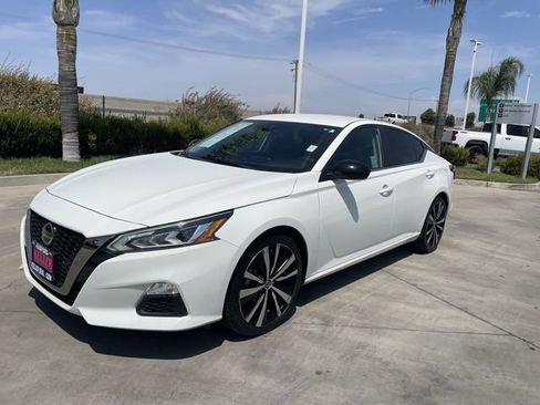 Used 2021 Nissan Altima 2.5 SR FWD image 4