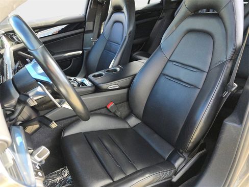 Used 2018 Porsche Panamera 4S image 19