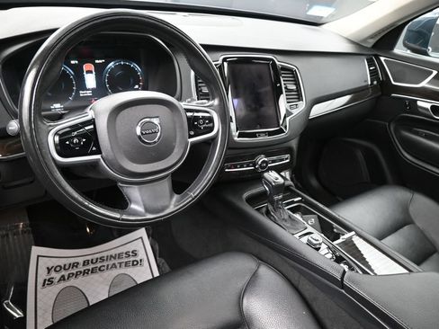 Used 2018 Volvo XC90 T6 Momentum w/ Convenience Package AWD/4WD image 24