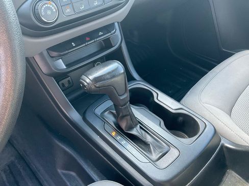 Used 2019 Chevrolet Colorado W/T RWD image 22