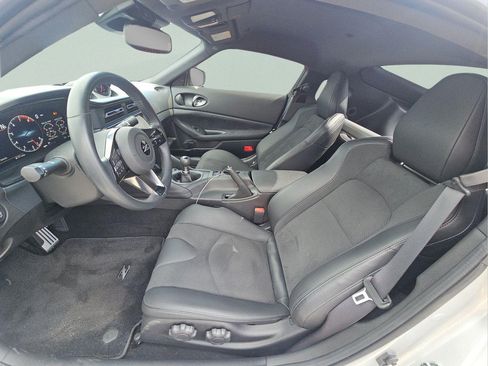 Used 2025 Nissan Z Performance w/ Floor Mat Package RWD image 6