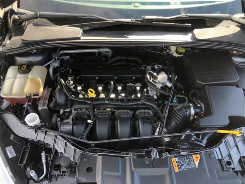 Used 2015 Ford Focus SE FWD image 17