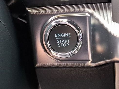 Used 2025 Ford F150 Lariat w/ Equipment Group 501A Mid image 19