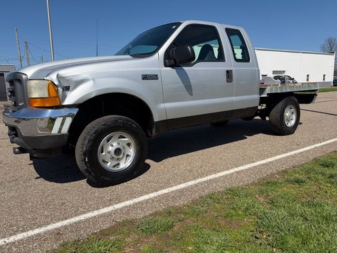 Used 2001 Ford F250 XL image 3