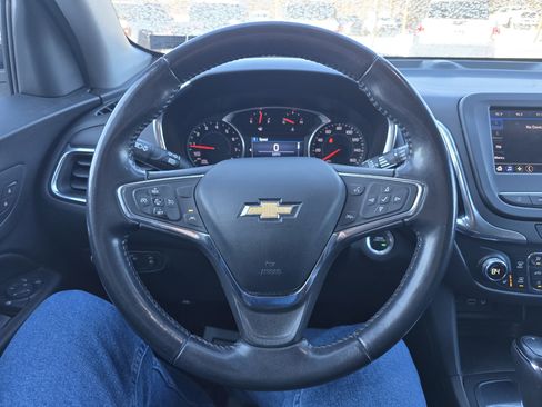 Used 2021 Chevrolet Equinox LT image 18