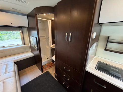 Used 2015 Mercedes-Benz Sprinter 3500 image 46