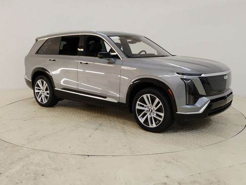 New 2026 Cadillac Vistiq Luxury w/ LPO, Floor Liner Package image 7