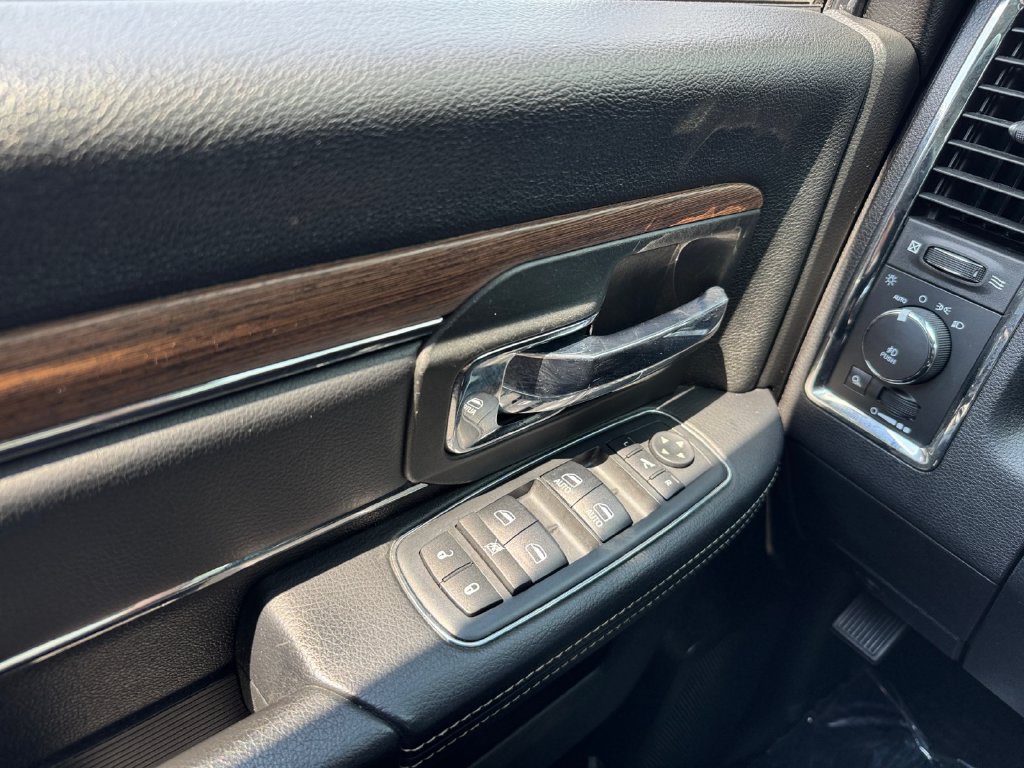 Used 2017 RAM 1500 Laramie w/ Convenience Group AWD/4WD image 11