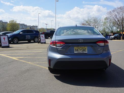 Used 2023 Toyota Corolla LE image 5